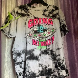 GRAPHIC TYE DYE T-SHIRT